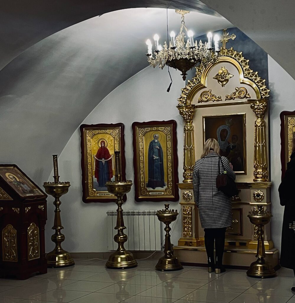 ЗА СТІНАМИ СПАСО-ПРЕОБРАЖЕНСЬКОГО СОБОРУ: ЯК ЖИВЕ СВЯТИНЯ СЬОГОДНІ