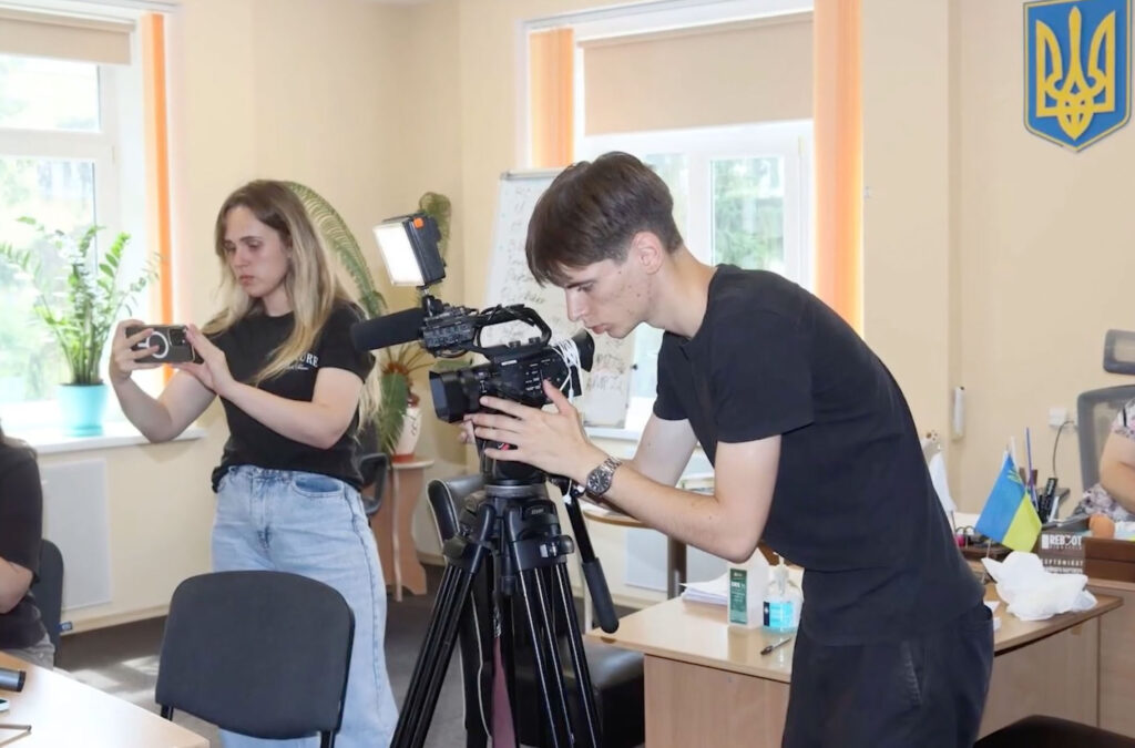 ДЕНИС КОВТУН: «ТЕЛЕОПЕРАТОР – ЦЕ ТЕРПІННЯ, ОПЕРАТИВНІСТЬ І ПРАГНЕННЯ ДО ІДЕАЛЬНОГО КАДРУ»